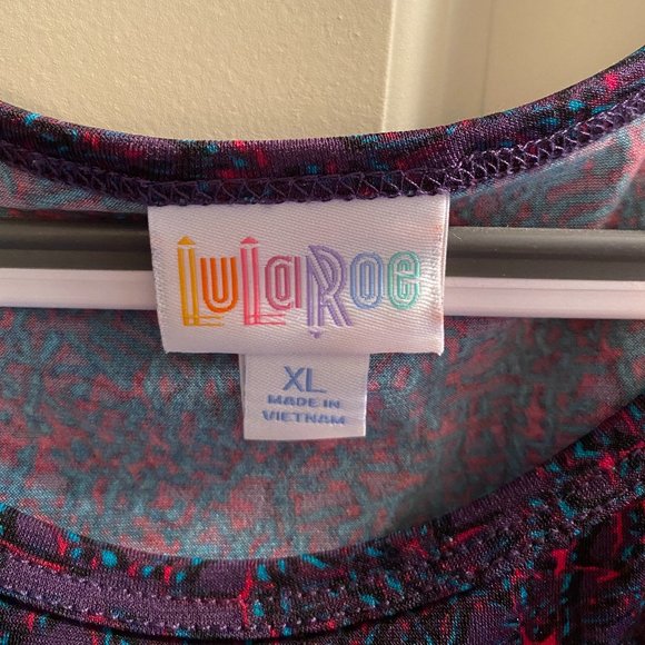 LulaRoe Irma Tunic Top, Size XL (20-22) - Picture 3 of 3